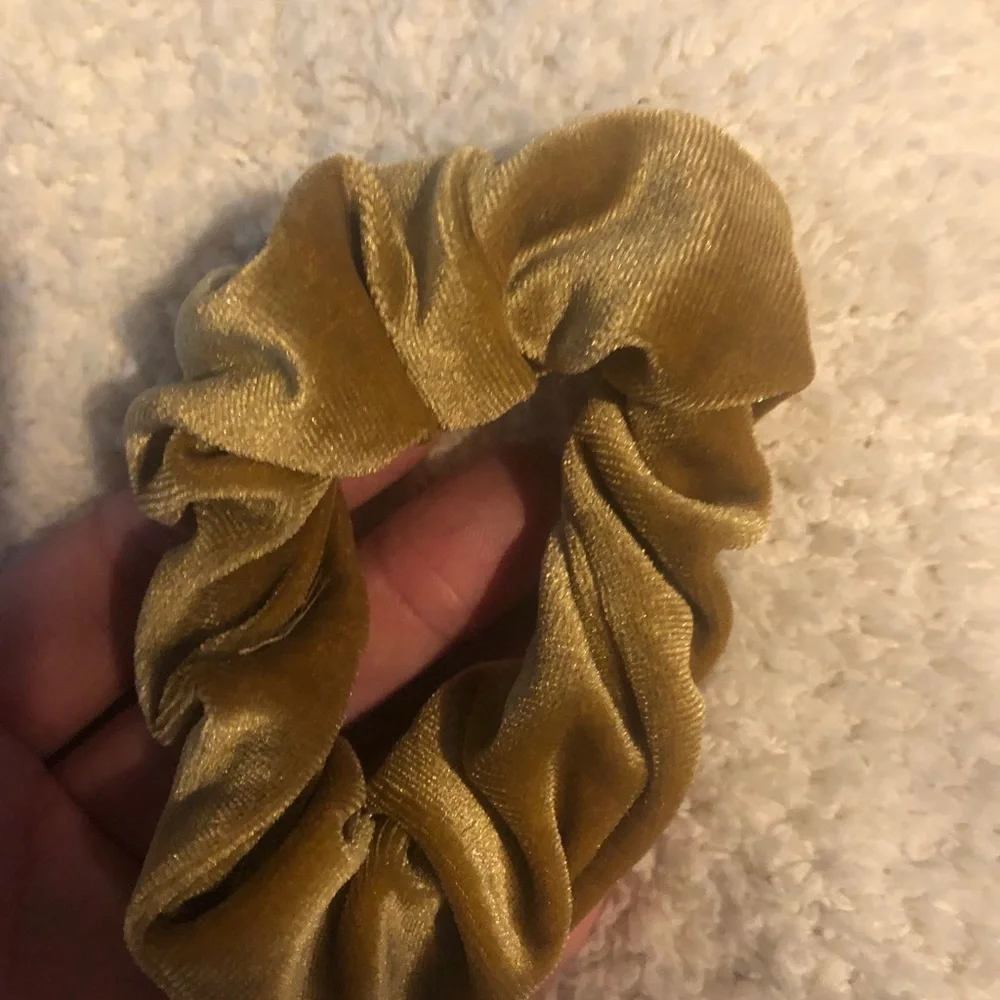 American Eagle Scrunchies 🤍